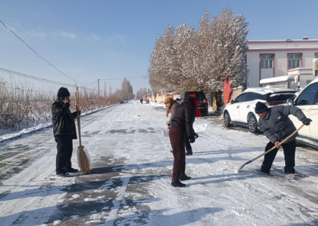 成華制造組織員工積極開展掃雪除冰行動